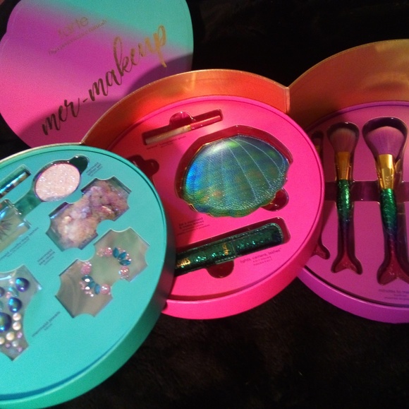 TARTE MER-MAKEUP VAULTS THAT ARE LEFT - Picture 7 of 8